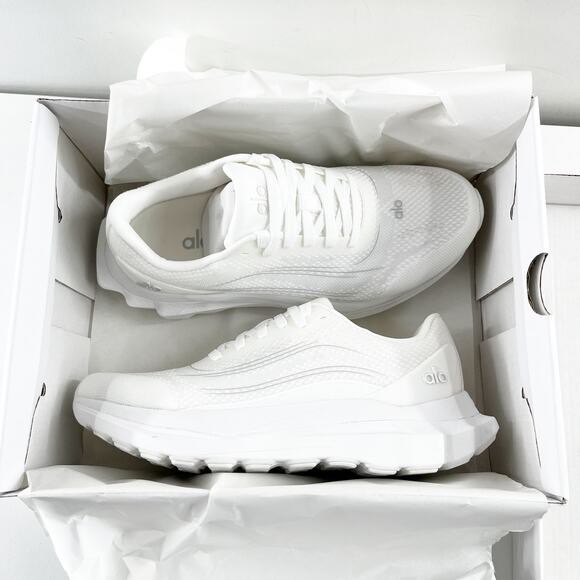 Alo Runner Lace Up Running Performance Shoes Sneakers White 7 - Picture 10 of 11